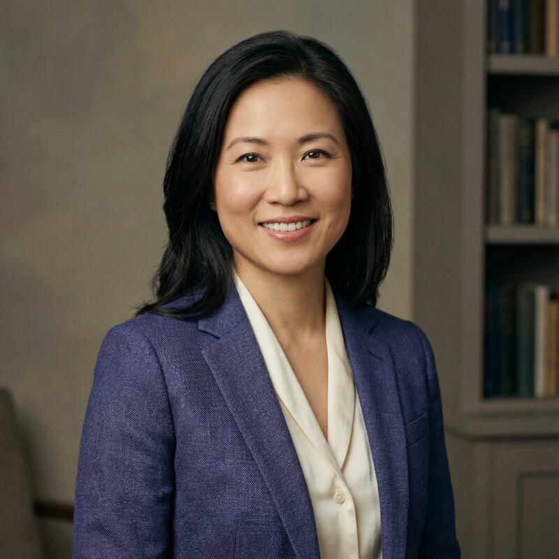 萝莉岛社区顾问